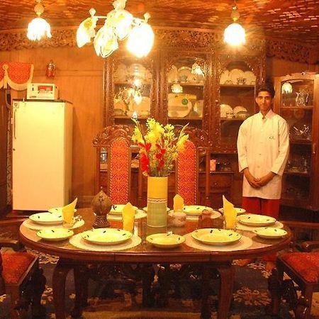 Houseboat Plato Excellence Hotel Srīnagar Exterior foto