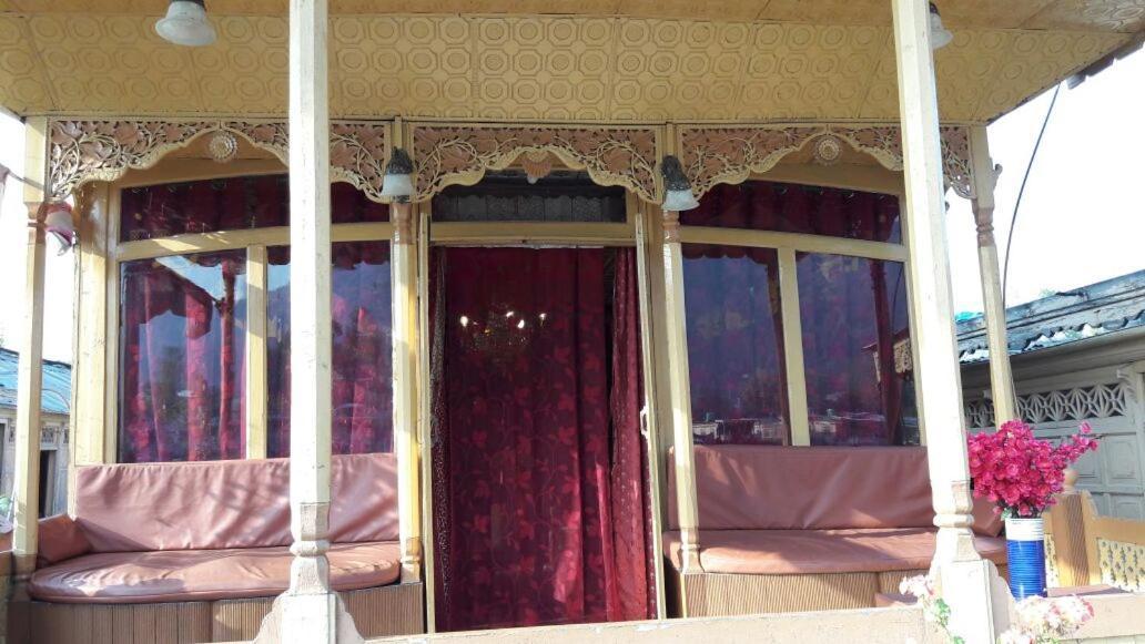 Houseboat Plato Excellence Hotel Srīnagar Exterior foto