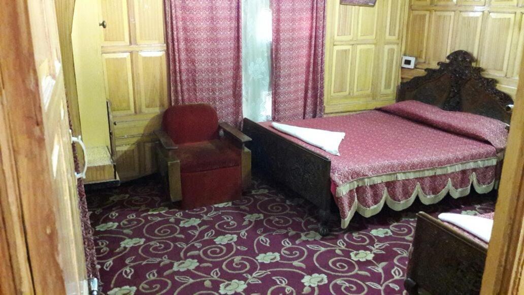 Houseboat Plato Excellence Hotel Srīnagar Exterior foto