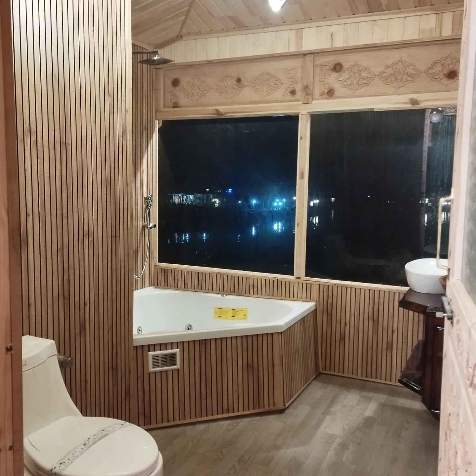 Houseboat Plato Excellence Hotel Srīnagar Exterior foto