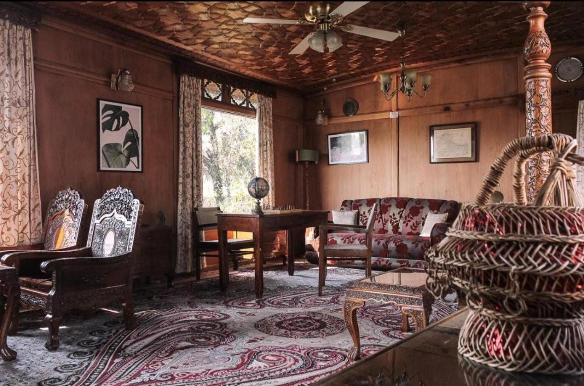 Houseboat Plato Excellence Hotel Srīnagar Cameră foto